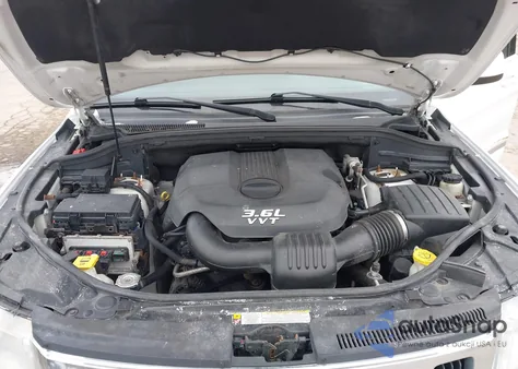 2013 Jeep Grand Cherokee Laredo из США, поврежденный, VIN 1C4RJFAG5DC558093